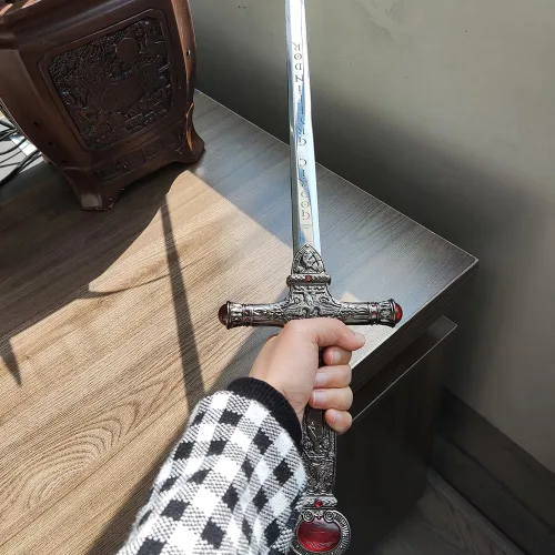 Vista 6 de Espada Goblins de acero inoxidable de 34.3 pulgadas con mango de rubí negro para regalo, cosplay, colección