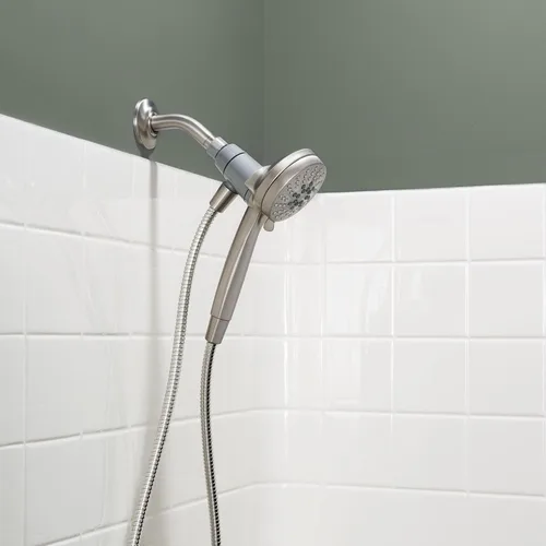 Vista 10 de Ducha Moen, de mano magnética con cabezal rociador de seis funciones y sistema de acoplamiento Eco-Performance, 26100EPSRN color fantasía