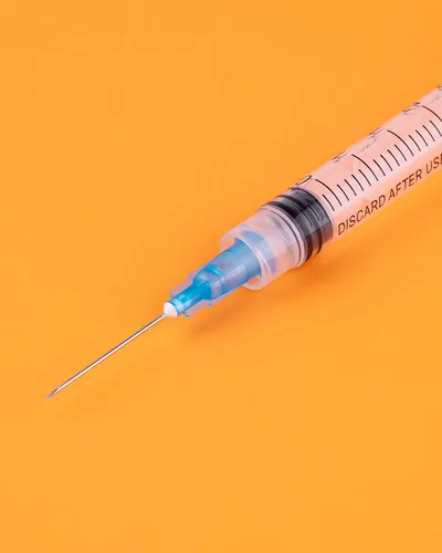Vista 4 de Jeringa Luer Lock de 0.1 fl oz con diámetro 23G de aguja de 1 pulgada de largo, paquete sellado (20)