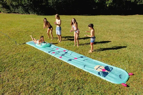 Vista 6 de BigMouth Desliza y desliza con rociadores integrados, diversión acuática de verano de 18 pies de largo, tobogán acuático incluye trineo a juego