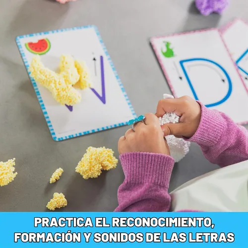 Vista 4 de Educational Insights set alfabético para aprender y hacer formas con espumas