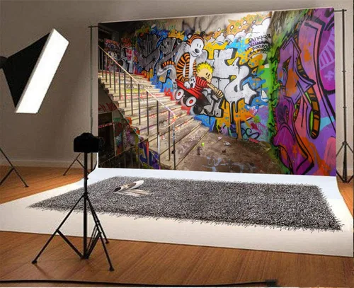 Vista 2 de Yeele Telón de fondo de pared de graffiti urbano urbano de 8 x 6 pies para fotos, dibujos animados retro de los años 80 y 90, estilo hiphop, fondo