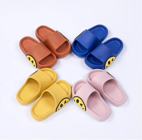 Vista 7 de Pantuflas para hombre, mujer, niñas y niños, de etilvinilacetato, antideslizantes, para interiores y exteriores, pantuflas con caras sonrientes