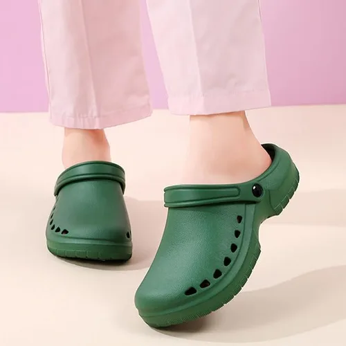 Vista 2 de Lightweight EVA Work Clogs for Men & Women, Non-Slip Professional Shoes for Kitchen, Hospital, Restaurant & Garden, Breathable Ventilated & Machine