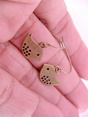 Vista 2 de Brass Mini Purdy Birdie Bird Pierced Earrings