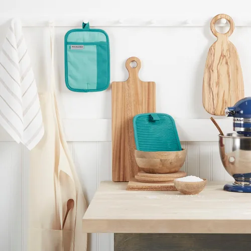 Vista 2 de KitchenAid Beacon - Juego de soportes antideslizantes de dos tonos, color cielo aguamarina, 7 x 10 pulgadas, 2 piezas Aqua Sky
