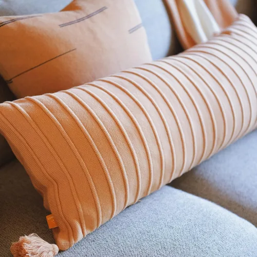 Vista 3 de Baked Clay - Funda de almohada lumbar acanalada, 14 x 36 pulgadas, tejido de algodón con borlas, acento acogedor para cama, sofá o banco de entrada
