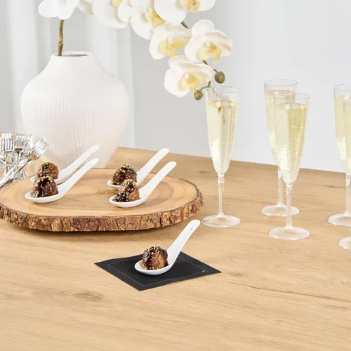 Vista 11 de Restaurantware Cuchara de degustación asiática de 4.9 pulgadas: aperitivo de porcelana blanca y cuchara de sopa - Perfecto para eventos de catering