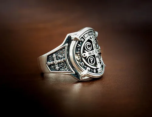 Vista 5 de Anillo de plata de ley 925 para hombre, diseño de exorcismo de San Benito, cruz, protección demonio, cazador de fantasmas