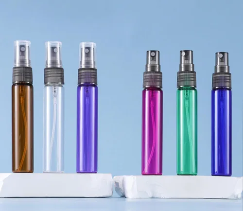 Vista 3 de Paquete de 20 botellas de perfume de viaje con atomizador a granel de 0.3 fl oz, botella vacía hidratante (azul)