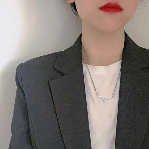 Vista 3 de LuxglitterLin Collar con nombre personalizado con letra de guión de acero inoxidable, cadena de eslabones cubanos, joyería para mujeres y hombres