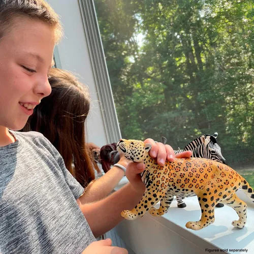 Vista 2 de Safari Ltd. Figura de Jaguar – Figura detallada de plástico de 10.25 pulgadas – Divertido juguete educativo para niños, niñas y niños a partir de 1