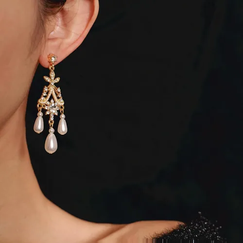 Vista 5 de Aretes colgantes negros vintage bohemios para mujer, aretes colgantes negros de moda, aretes barrocos bohemios, aretes de araña de lágrima y borla