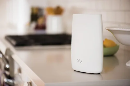 Vista 5 de NETGEAR Orbi Router Sistema WiFi de malla para todo el hogar, enrutador WiFi de tres bandas. Hasta 2,500 pies cuadrados de cobertura WiFi, AC3000