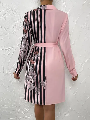 Vista 2 de WDIRARA Minivestido de manga larga con cinturón y rayas florales para mujer