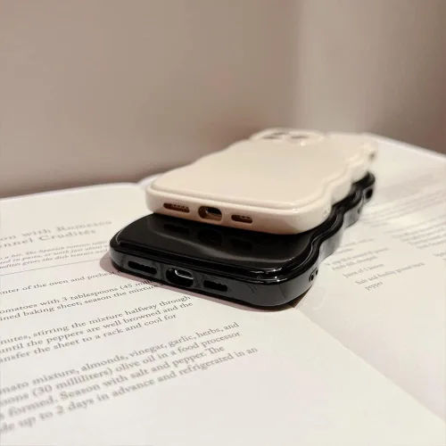 Vista 2 de FABSPARK - Funda para iPhone 11, diseño simple, marco ondulado, estética, silicona suave, color beige