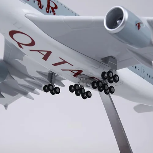 Vista 4 de Modelo de avión a escala 1:160 de 18.5 pulgadas, modelo Qatar A380, modelo Jet Collectibles, modelos planos de resina con ruedas fundidas a presión