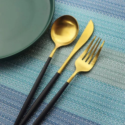 Vista 5 de Juego de cubiertos de 5 piezas, Uniturcky, de acero inoxidable negro y dorado, utensilios para comer con cuchillo, tenedor, cuchara para el hogar