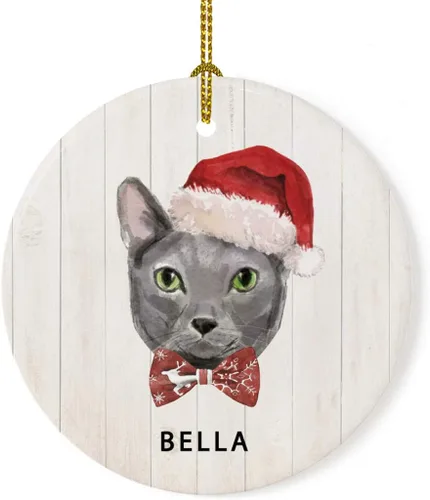Vista 8 de Andaz Press Adorno redondo personalizado de cerámica para árbol de Navidad, abisinio, corona de acebo, sombrero de Papá Noel, con gráfico de gato