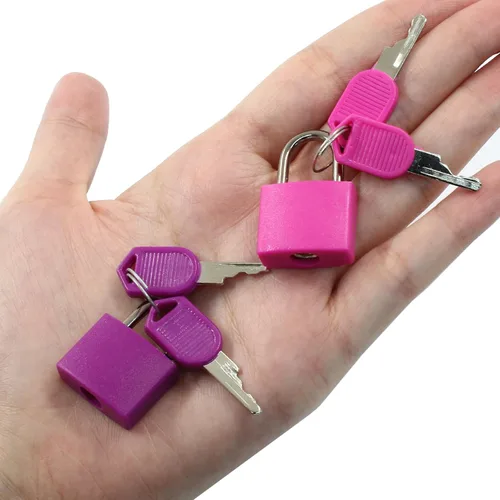 Vista 4 de Bonsicoky Paquete de 10 candados para maleta con llaves, candados metálicos multicolor para equipaje, mini candados con llave para maleta, mochila