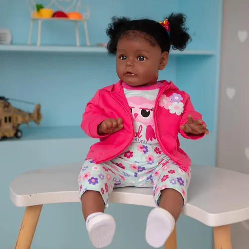 Vista 2 de iCradle Muñeca bebé Reborn de 24 pulgadas (23.6 in), realista recién nacida en piel oscura, muñeca africana americana con pelo rizado, colección