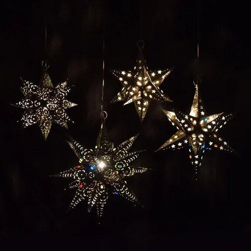 Vista 8 de Luz de estrella de lata colgante mexicana de 12 pulgadas - Corte de estrella