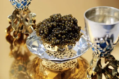 Vista 4 de $33 oz. Kaluga Sturgeon Caviar, calidad premium 16 oz 16.01 oz