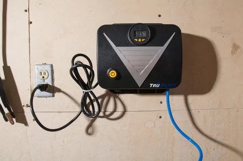 Vista 11 de Inflador Tru-Flate 16-250 120V sin Tanque para Montaje en Pared