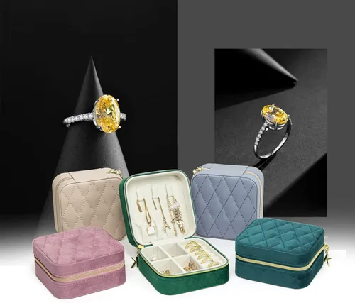 Vista 7 de KAMIER Joyeros pequeños para mujer Joyero portátil de viaje Caja organizadora de joyas de piel sintética para aretes, anillos, collares (beige)