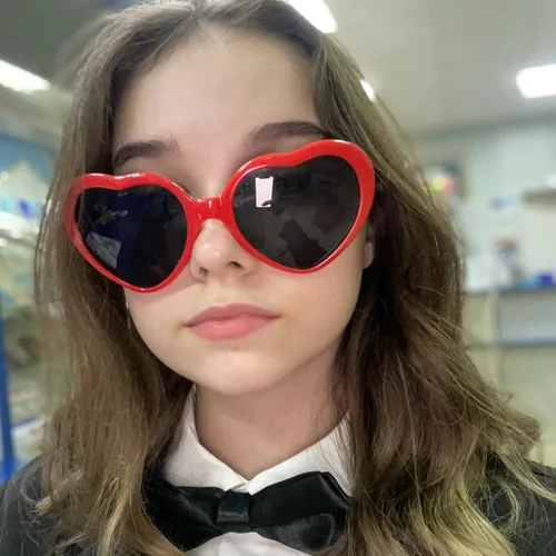 Vista 4 de MIDEJACY Gafas de sol en forma de corazón para mujer gafas de corazón de moda lindas gafas de sol retro tayor Cupido Party