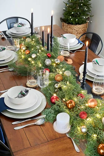Vista 2 de Guirnalda de pino de Navidad iluminada de 6 pies, guirnalda de vegetación de Navidad con adornos de bolas, guirnalda de ciprés artificial de cedro
