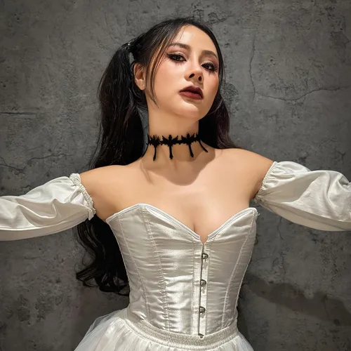Vista 7 de ALoveSoul Gargantilla de terciopelo negro con alas de ángel de Halloween para mujer, Metal, No es una piedra preciosa