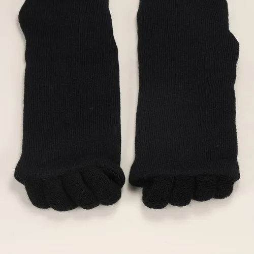 Vista 2 de SPORCLO Calcetines separadores de dedos negros para mujeres y hombres, calcetines de yoga deportivos para alineación de pies, calcetines cómodos