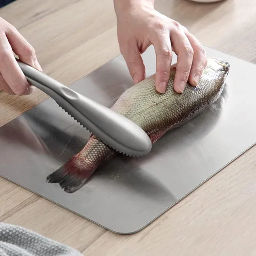 Vista 8 de Desincrustador de pescado de acero inoxidable para desincrustar peces sin ensuciar, resistente removedor de escamas de pescado, herramienta 1 Pieza