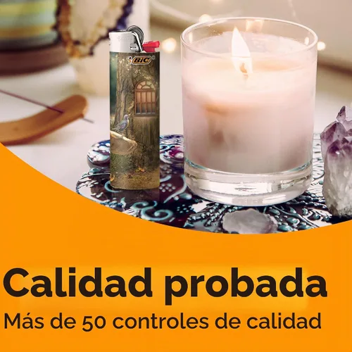 Vista 3 de BIC Maxi - Encendedores de bolsillo, serie caprichosa, paquete de 8 Relleno de calcetines de Navidad, iluminación de velas navideñas, diseños