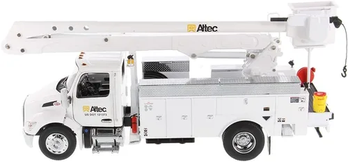 Vista 7 de Diecast Masters Escala 1:32 Peterbilt Modelo 536 con cuerpo de servicio aéreo Altec AA55, cabina blanca y cuerpo blanco Serie de transporte