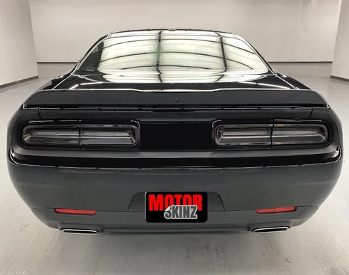 Vista 4 de SlickMod Tinte de humo de vinilo precortado para la luz trasera Dodge Challenger 2015-2022 (1. luz trasera, 20% humo oscuro)