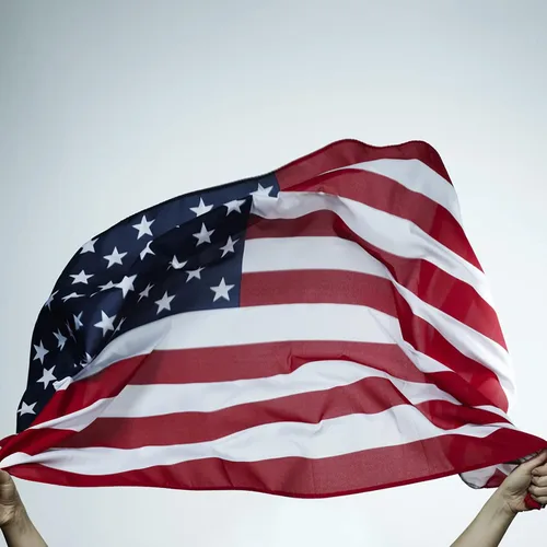 Vista 7 de Bandera americana de 2 x 3 pies para interiores y exteriores - Banderas de Estados Unidos de poliéster y nailon - Bordes de doble costura con ojales