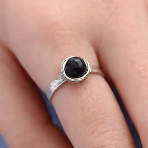Vista 48 de Anillo de plata de ley con piedras preciosas para mujer, anillo apilable de piedra martillada, anillo de piedra natal