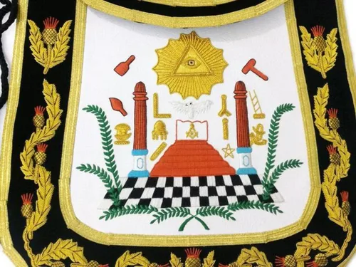 Vista 2 de BRICKS MASONS Master Mason Blue Lodge - Delantal cuadrado de chenilla negra y brújula G
