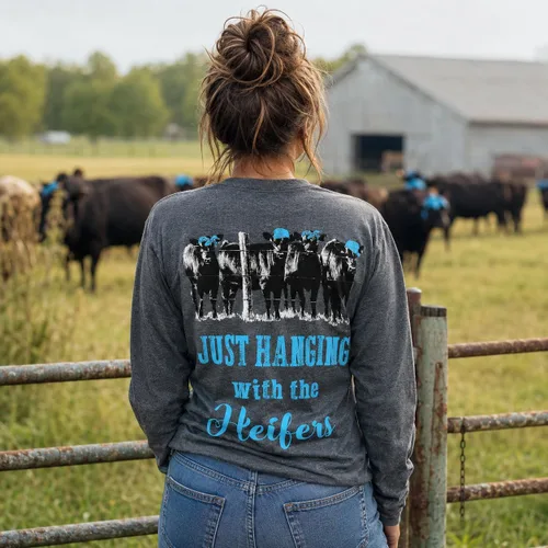 Vista 2 de Country Life Outfitters Just Hangin with The Heifers Women's Shirt Agua