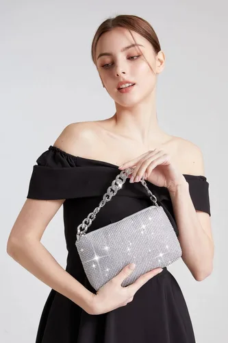 Vista 2 de YIKOEE Bolso de mano brillante con diamantes de imitación para mujer, con cadena gruesa