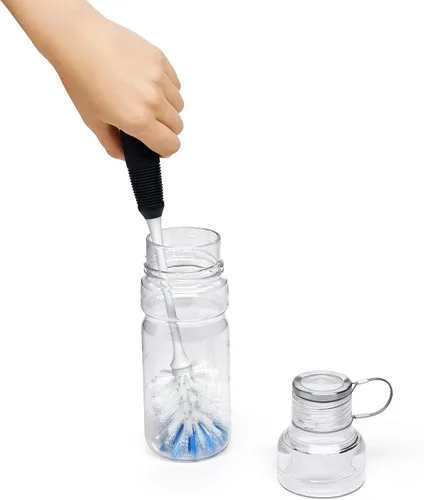 Vista 10 de OXO Good Grips Bottle Brush, Dual-Bristle Cleaning for Bottles, Pitchers and Carafes, Flexible Neck Scrub Brush, Safe for Stemware and Delicate