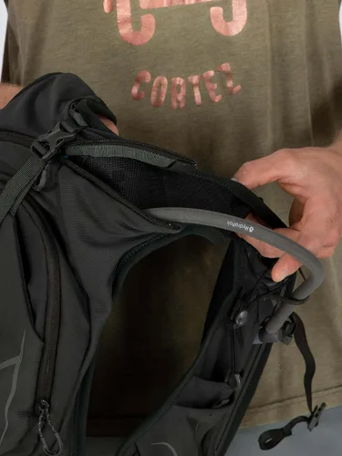 Vista 10 de Osprey Duro 15L - Chaleco de hidratación para hombre con depósito hidráulico