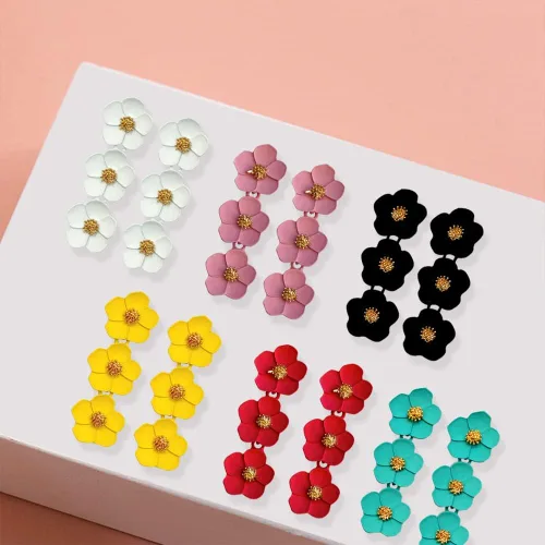 Vista 6 de Juego de 6 a 7 pares de elegantes aretes colgantes de flores largas bohemias, delicados aretes bohemios en capas con pétalos florales en capas
