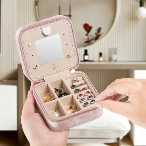 Vista 2 de Joyero de viaje de terciopelo de felpa, pequeño joyero de viaje, caja de joyería portátil, mini organizador de viaje, caja de almacenamiento