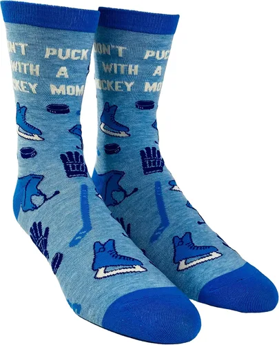 Vista 2 de Calcetines divertidos con texto en inglés "Don't Puck With A Hockey Mom" para mujer, para padres y adultos, calzado loco, Azul