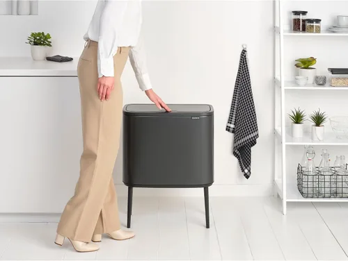 Vista 3 de Brabantia Bo Cubo de Basura - 1 x Cubo Interior de 9.5 Galones (Gris Confiado) Cubo de Basura/Reciclaje, Compartimento Extraíble + Bolsas Gratis