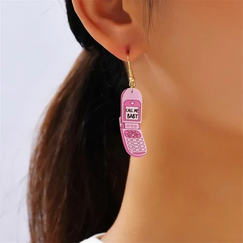 Vista 3 de MALOYANVE Aretes de cinta de casete para mujer, divertidos acrílicos coloridos de los años 80 y 90, neón, retro, ligeros, aretes colgantes