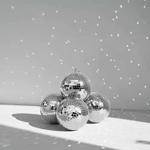 Vista 36 de Yescom Juego de 8 bolas de discoteca de 7/12/16/20/24 pulgadas, bolas de espejo surtidas, decoración de vidrio para colgar para fiestas de los años